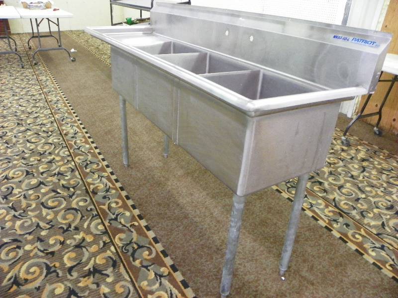 PATRIOT FOOD SERVICE EQUIPMENT (NSF)  STAINLESS STEEL THREE COMPARTMENT SINK