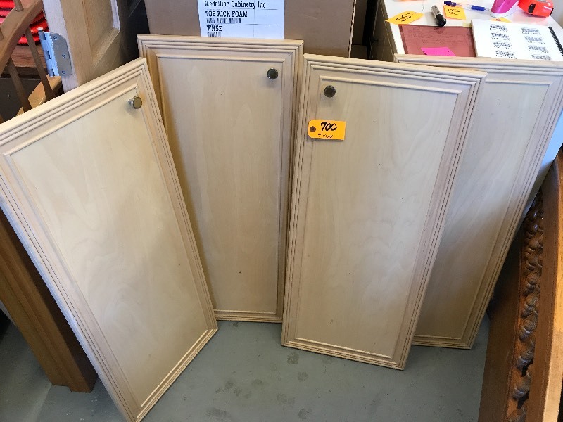 LOT OF CABINET DOORS