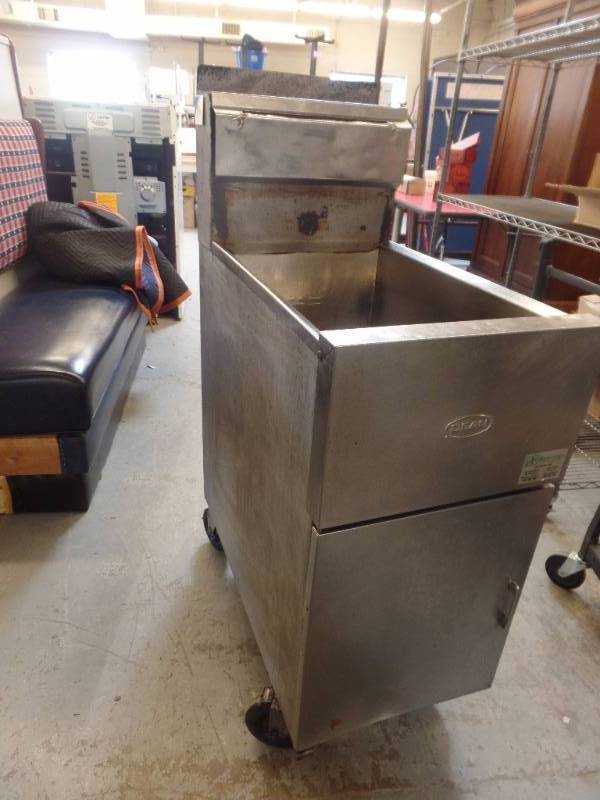 lot 406 image: DEEP FRYER