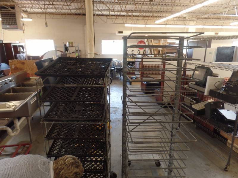 lot 415 image: BAKERY RACKS