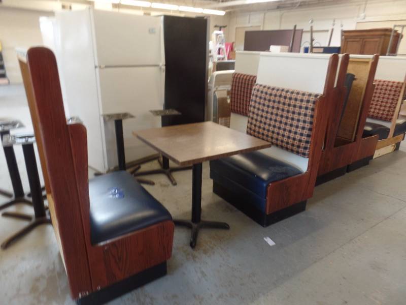 lot 425 image: BOOTH