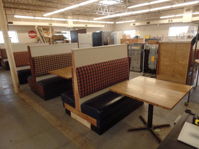 lot 427 image: BOOTHS
