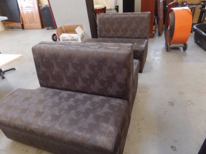 lot 433 image: BOOTHS AND TABLES