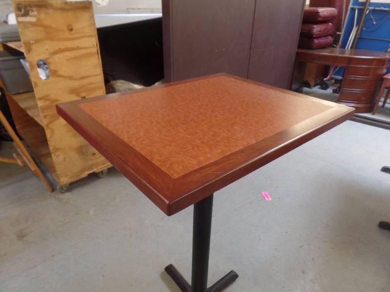 lot 434 image: TABLES