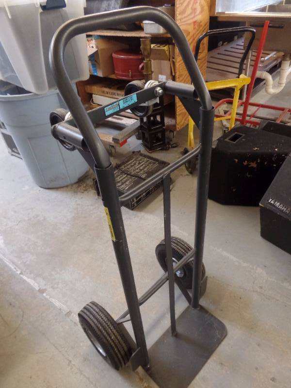 lot 440 image: CONVERTIBLE HAND TRUCK