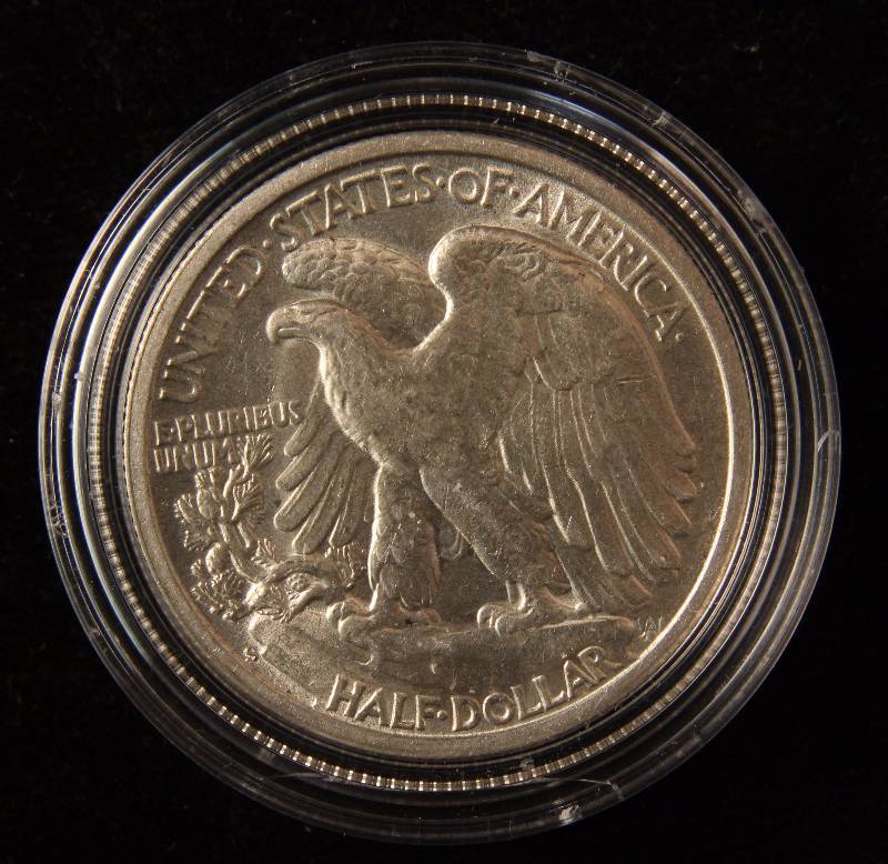1946 WALKING LIBERTY SILVER HALF DOLLAR AU58 IN AIRTITE HOLDER