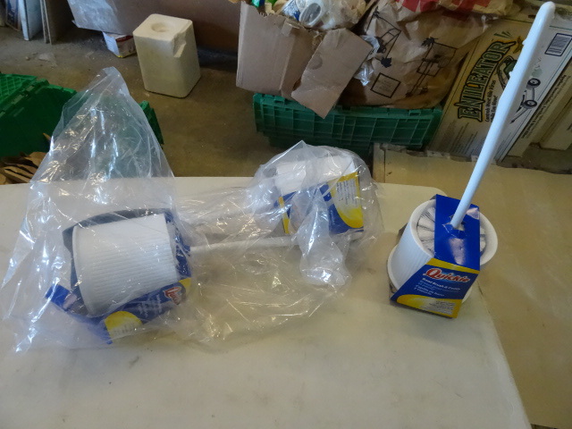 lot 33 image: NEW Qty 3 Quickie Bowl Brush with Caddy  Retail $20