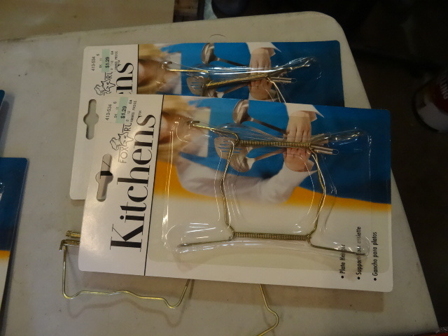 lot 40 image: NEW Lot Qty 5 Decorative Plate Holders, Qty 2 Pocket Oven Mits and Cheese Cloth