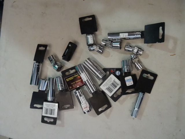 lot 50 image: NEW LOT 6 Point Chrome Sockets, Various Sizes  17 pcs  Retail over $70