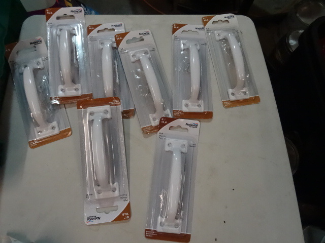 lot 57 image: NEW Qty 8 Pulls  White  5.75 in  Retail $24