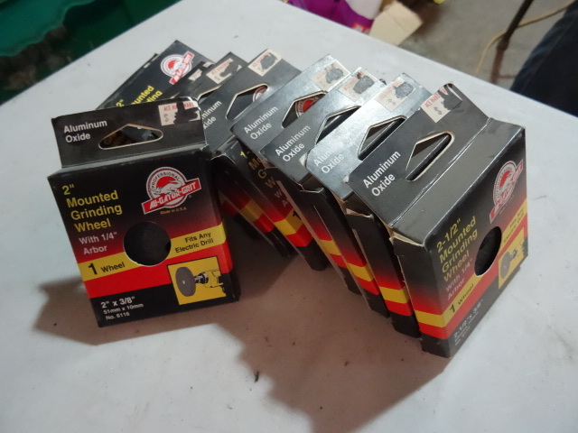 lot 125 image: NEW LOT Grinding Wheels Aluminum Oxide 1.5, 2 & 2.5 in  Retail $50