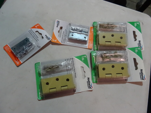 lot 137 image: NEW LOT Hinges  3 x 3 in and 2 x 2 in  Retail $16