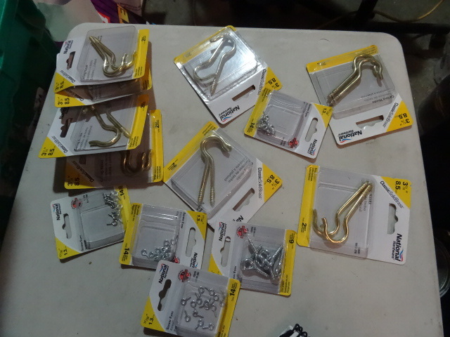 lot 140 image: NEW LOT Various Sizes Screw Eyes and Ceiling Hooks  Retail $37