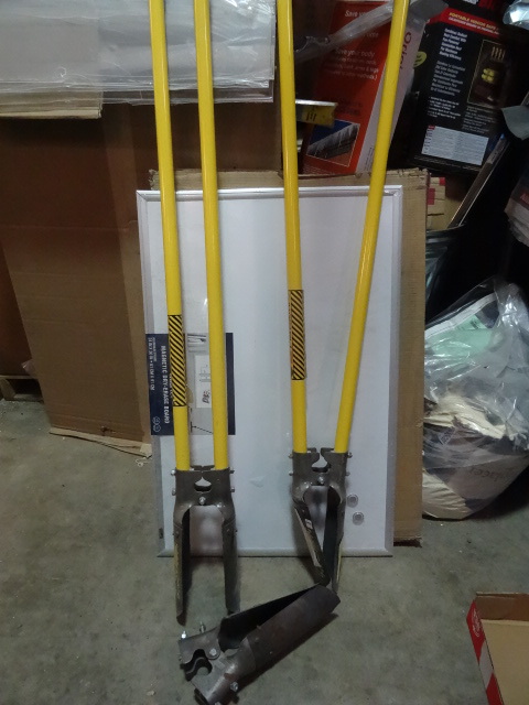 lot 182 image: NEW LOT Qty 3 pcs Post Hole Diggers, qty 2 fiberglass, one with broken handle one with bent head PLUS Extra head unit