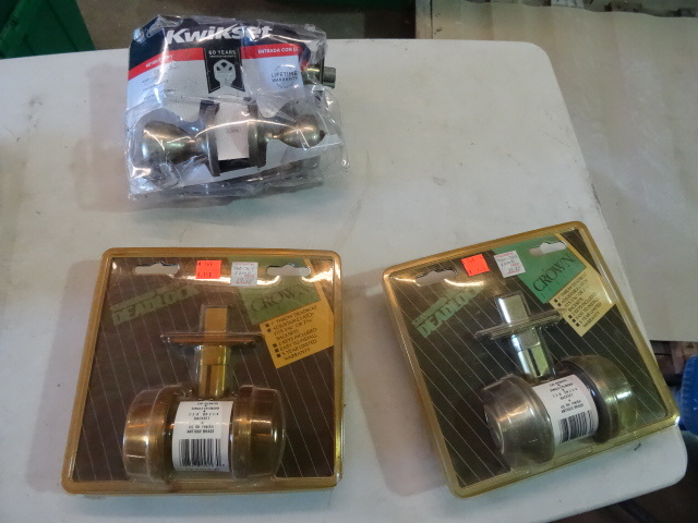 lot 14 image: NEW Qty 3 Door Locksets, 2 x deadbolts, 1 keyed lockset  Retail $54