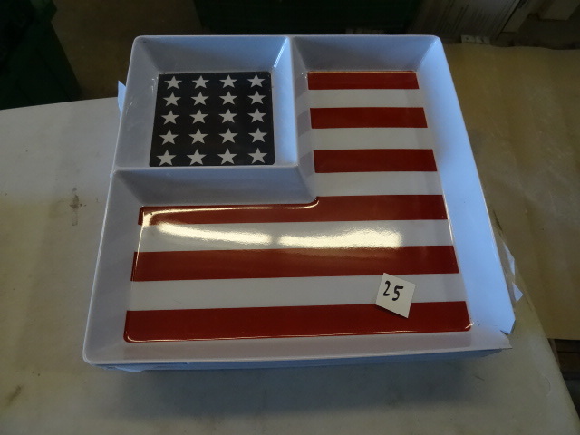 lot 25 image: NEW Lot Qty 6 American Flag Design Snack trays. Chipped Corners Please inspect