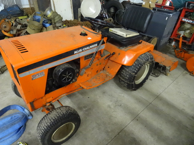 lot 5 image: Allis Chalmers 916 Hydro Lawn Tractor.