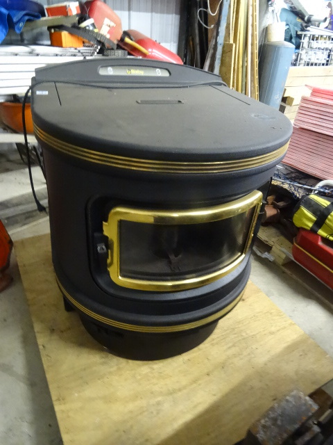 lot 8 image: Bixby Pellet Stove. 120 Volt Power