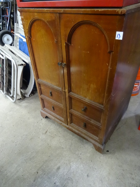 lot 13 image: Vintage Wood 2 Door Cabinet.