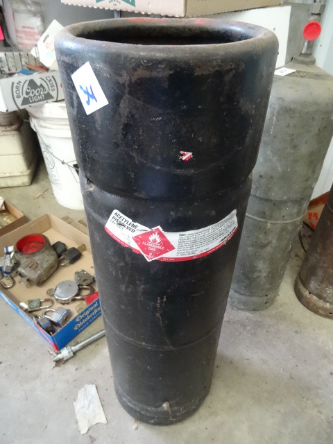 lot 34 image: Acetylene Tank