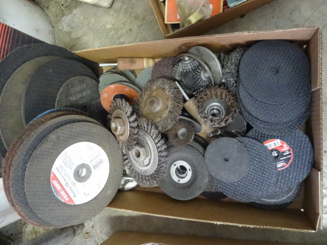 lot 44 image: Misc Grinding and Cutting Wheel