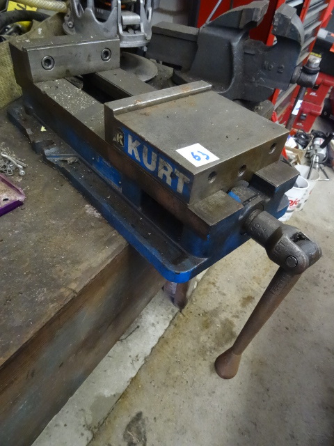 lot 63 image: Kurt Heavy Duty Machining Vise D688