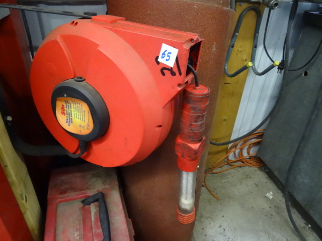 lot 65 image: 50 Heavy Duty Plastic Retractable Cord