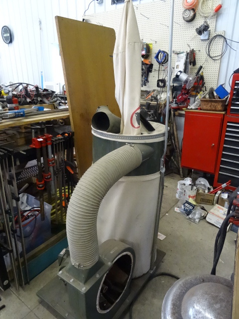 lot 79 image: Grizzly Dust Collection Unit.