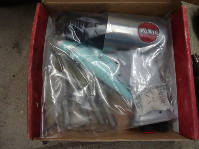 lot 89 image: Wel Bilt 5 Piece Air Hammer Kit