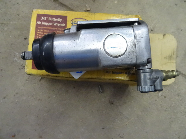 lot 97 image: Northern 38 Butterfly Air Impact Wrench