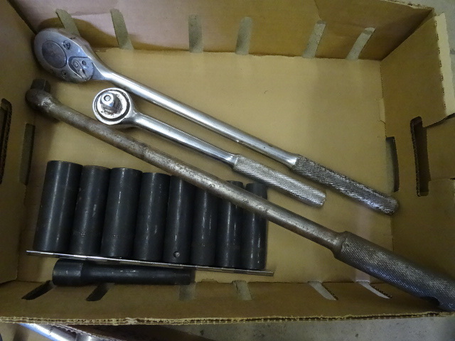 lot 106 image: 12 Impact Socket Set. Extension,