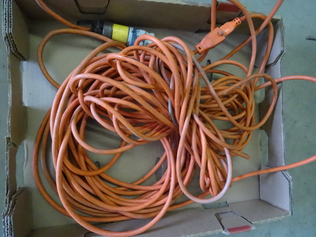 lot 124 image: 2 Extension Cords