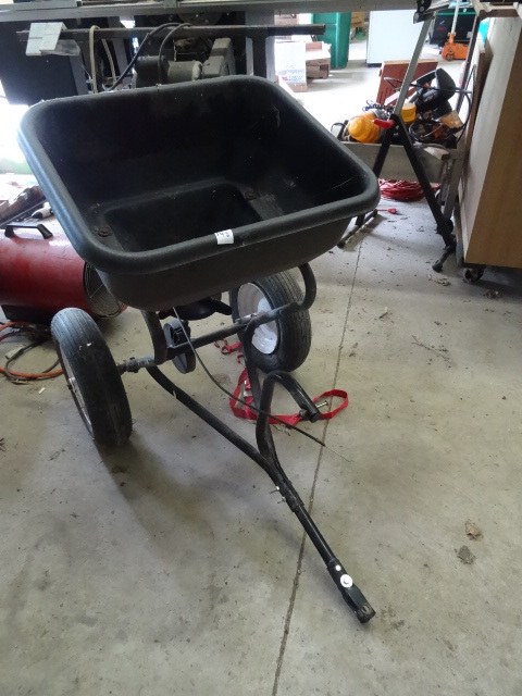 lot 146 image: Lawn and Garden Fertilizer Spreader
