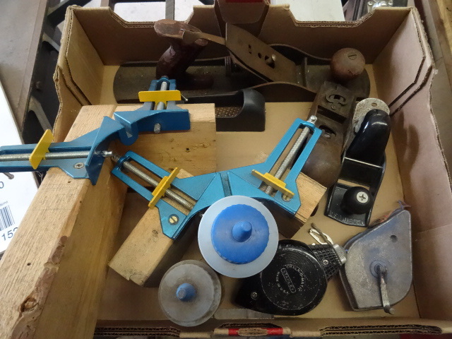 lot 149 image: Misc Hand Planes, 90 Degree Clamps