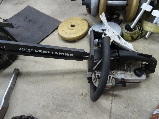 lot 176 image: Craftsman Chain Saw.  18 Bar