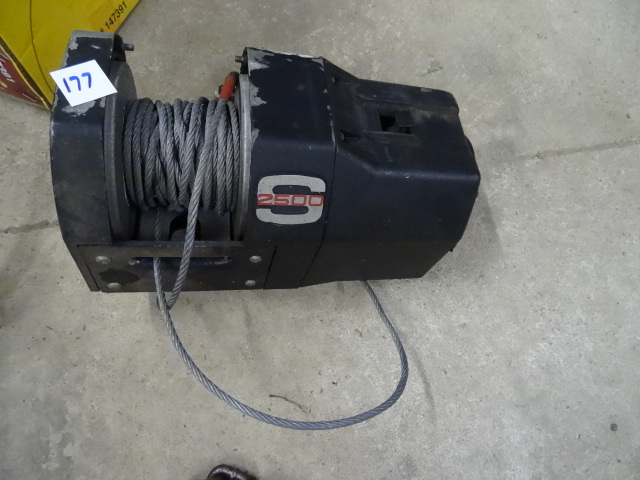 lot 177 image: Super Winch S2500. 12 Volt