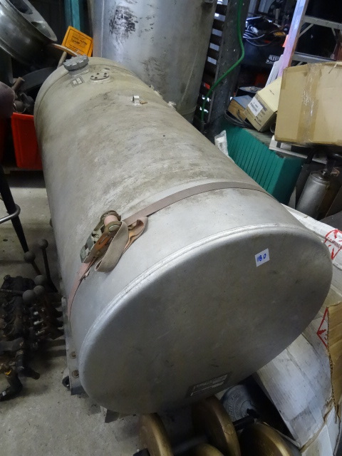 lot 180 image: Aluminum Fuel Truck Tank
