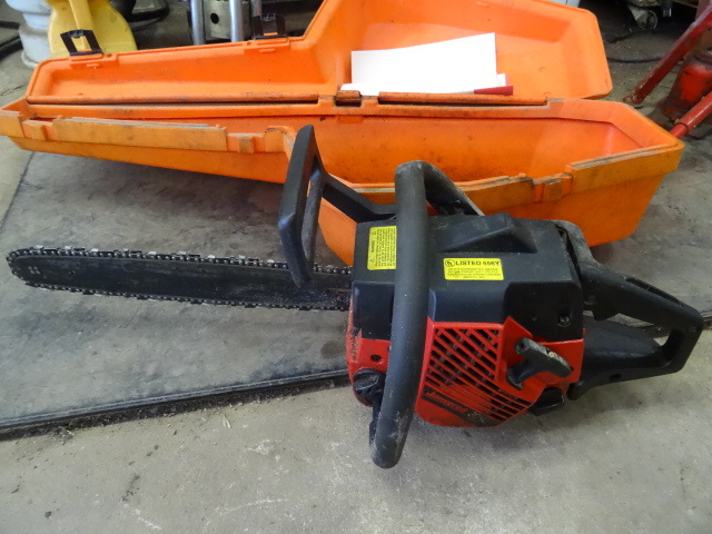 lot 182 image: Jonsered 2040 Chain Saw  16 Bar