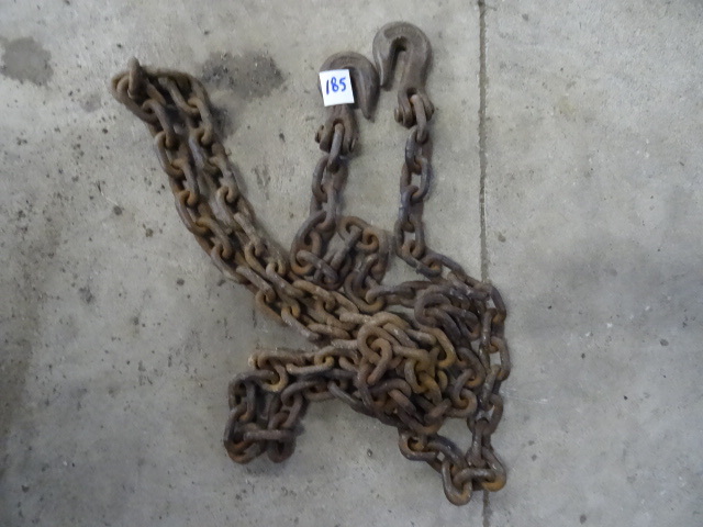 lot 185 image: 10 Log Chain
