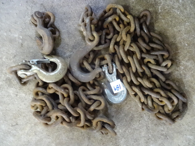 lot 189 image: 8 Log Chain and 2 Short Pieces
