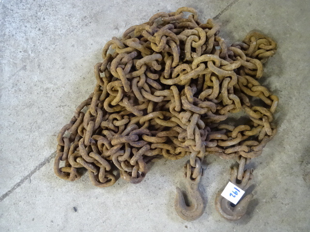 lot 192 image: 25 Log Chain