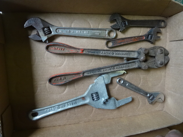 lot 205 image: Adjustable Wrenches, Bolt Cutter