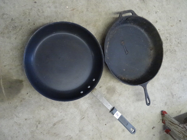 lot 214 image: 16 Cast Iron Skillet.