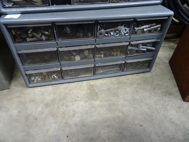 lot 227 image: 12 Drawer Plastic Hardware Bin