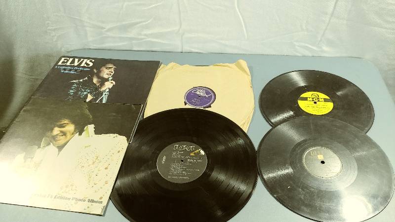 4 Vinyl Records and Photo Albums feat. Elvis