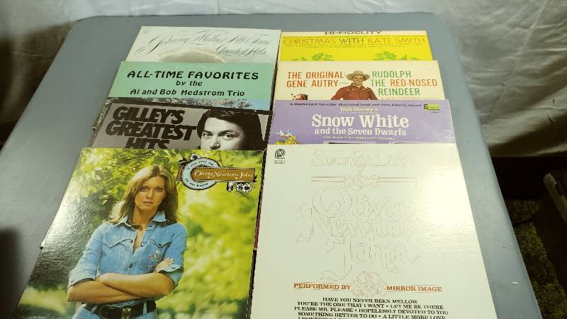 8 Vinyl Record Albums