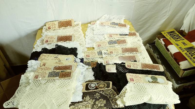 Lot of 30 NEW Runners and Doilies