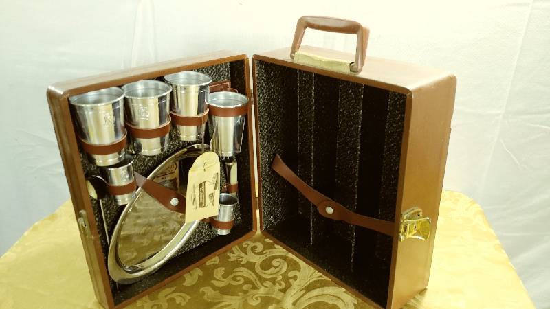 Trav-l-bar with Key