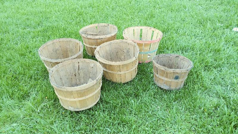 Wood Bushell Baskets