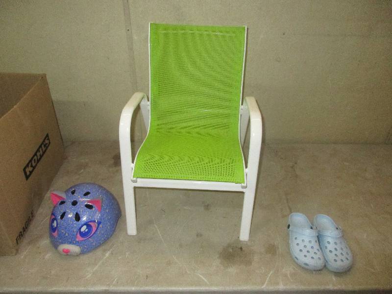 lot 7 image: kids chair - helmet - crocks